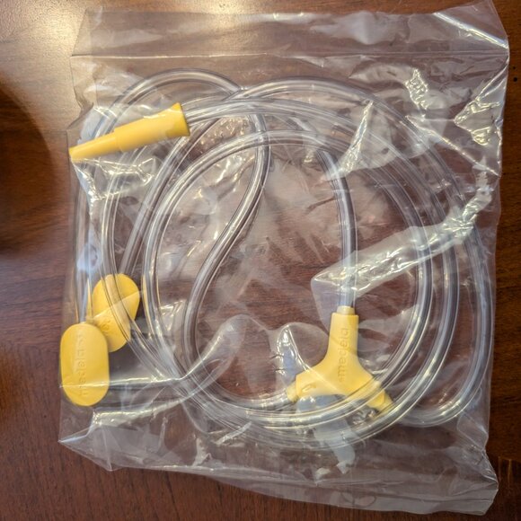 Medela Hands Free Collection Cup Bundle 21mm - Picture 2 of 6